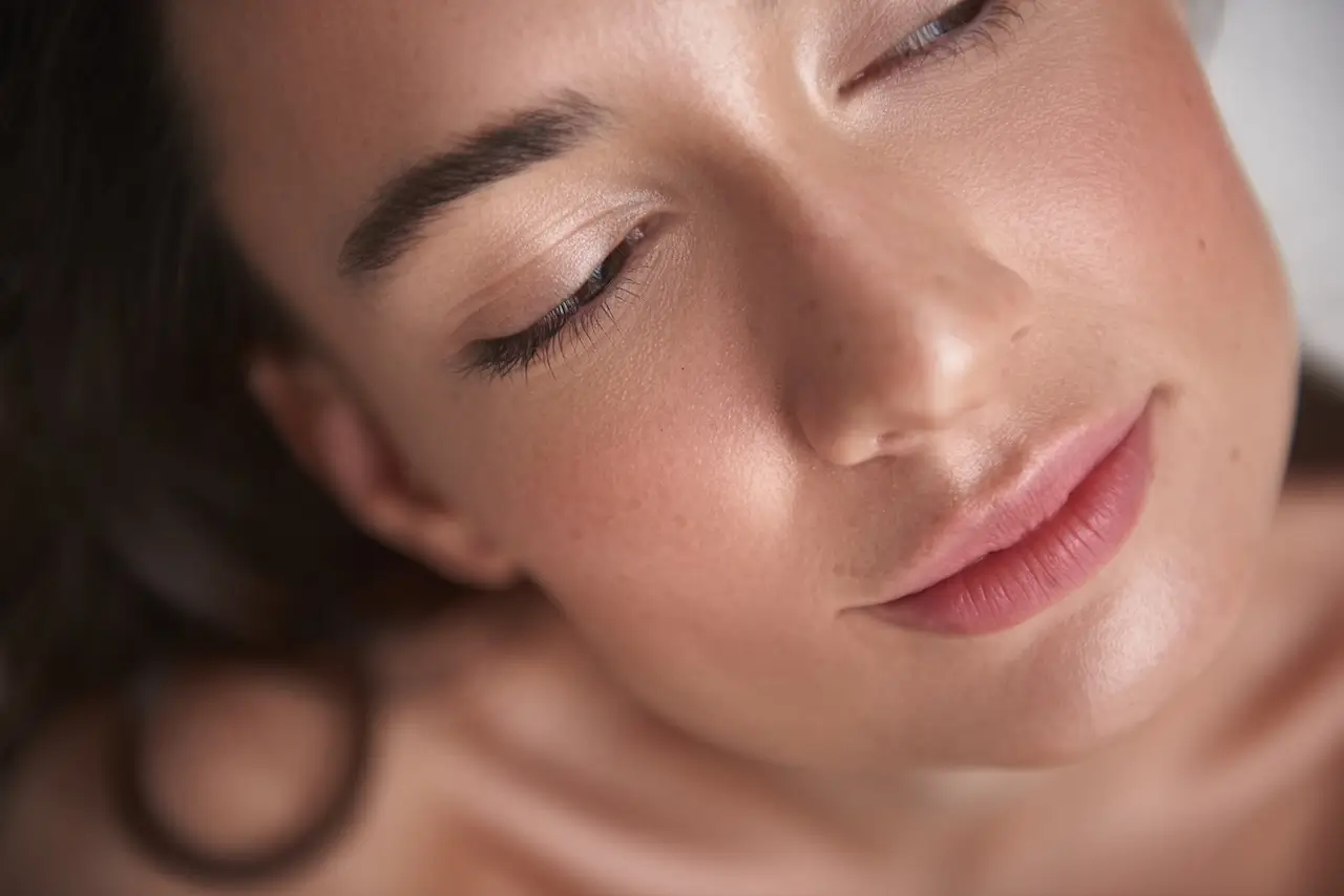 how-rejuran-works-skin-repair-glowing-face